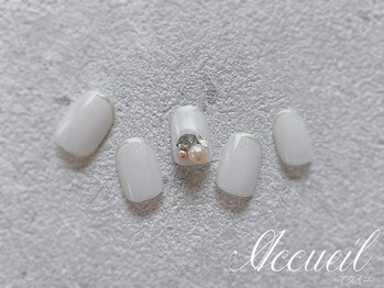 アクイユ ユノトレ 表参道店/Ｖカットネイル￥8980