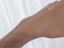 エンディミオン(Endymion)/脱毛前にジェルを塗布します