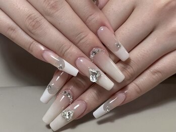 ミヤ ネイル 鶴見店(MIYA nail)の写真/【モテかわ×美フォルム】透け感チーク、ワンホン、マグネット。細部まで丁寧なケアで叶える、潤いネイル！