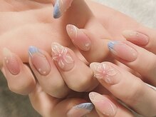 プロティア(Protea)の雰囲気（左側の通路奥から2階までお越しください♪）