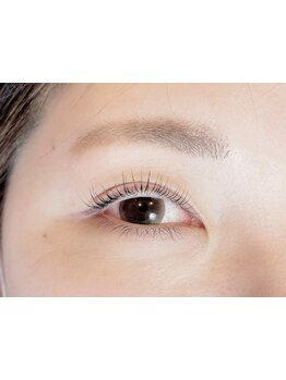 ナチュラル上品な目元にしたい