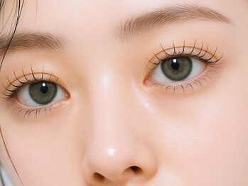 リリエ(lilie)の写真/《最旬ふんわり美眉へ*》顔の印象を左右する眉はプロにお任せ!眉毛×まつパのセットで垢抜け顔へ導きます♪
