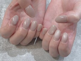 ベージュマグネットネイル