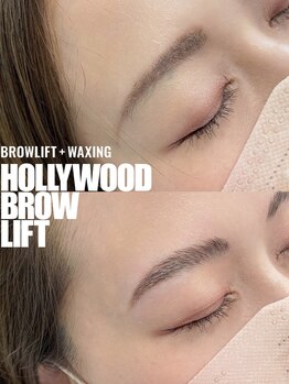 ネイルサロン R/美眉ハリウッドブロウリフト72