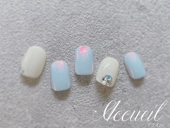 アクイユ ユノトレ 表参道店/Ｖカットネイル￥8980