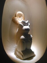 ワンレスト 渋沢店(1 REST)/カエルの石像がお出迎え