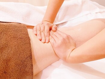 スリースターズ 福岡店(☆☆☆STARS)/すらっと美脚をGET♪