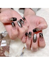 アイカ(Aika)/クロムハーツ風ネイル