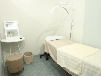 シアー(sHeeR)/フワフワのベッドで極上の時間を