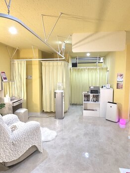 ヘッドミント 千駄木店/【内観】広々とした綺麗な店内。