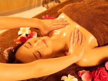 アロマスパモモ 上野店(Aroma SPA MO_MO_)の写真/首・肩にのしかかった重さやだるさ…。熟練スタッフによるオーダーメイド施術で、お悩みをスッキリ解消!