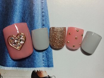 ネイルサロン リリオ(Nail Salon Ririo)/ハート×ドットフットネイル
