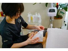 ユカリス(Yu.charis)/REVIハーブピーリング施術工程♪