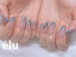 キラキラグラデーションネイル