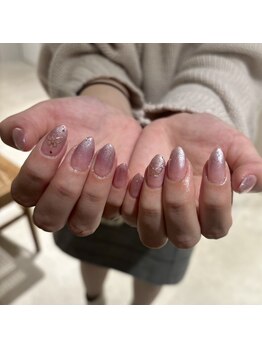 ラメグラ蝶々ネイル