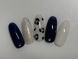 ネイビー×柄ネイル