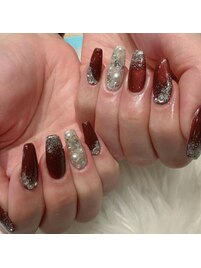 キラキラゴージャスネイル