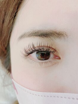 タスカ(Tasca)の写真/自然光が差しこむ明るい店内＊【LEDエクステ】【ラッシュリフト】【眉WAX】豊富なメニュー☆