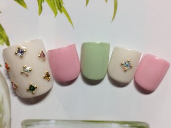 ネイルサロン リリオ(Nail Salon Ririo)/カラフルストーンフットネイル