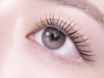 cuvee~まつげパーマ・アイブロウ・ヘッドスパ・韓国肌管理・耳つぼジュエリー~の写真/【SNSで人気のロッド有♪】きゅるんと可愛い!あなたの魅力を最大限に引き出すまつげ☆モチの良さも◎