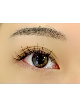 ナチュラル上品な目元にしたい