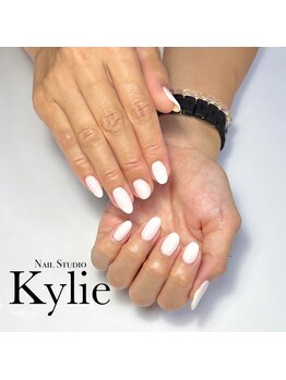 カイリー(Kylie)/シアーホワイト