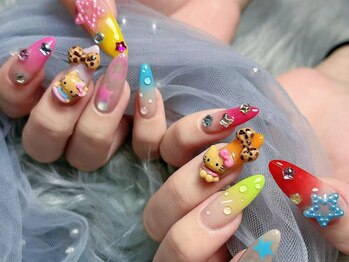 ダークハニー 池袋店(Dark Honey)/カラフルなキャラクターネイル