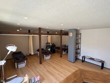 グリーンの香りが漂う落ち着く内装でリラックス♪