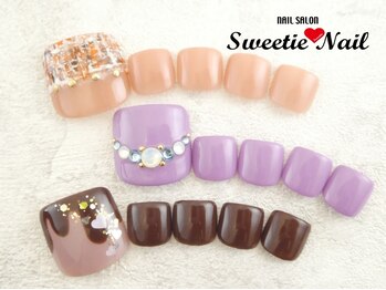 スウィーティーネイル 赤羽東口駅前店(Sweetie Nail)の写真/見せたくなる足元に♪【フット¥5500~とお得!!】季節やトレンドに合わせてフットネイルを楽しもう♪