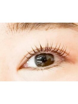 ナチュラル上品な目元にしたい