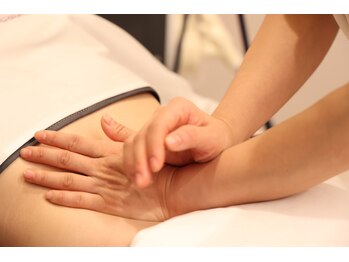 クレヴィア バイ サイバーエステ(CREBIA)/腸デトックスマッサージも大人気