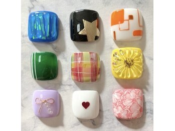 Private Nailsalon litma【リトマ】の写真/華やかな大人可愛いフットネイルで、サンダルが履きたくなる足元を叶えます◎