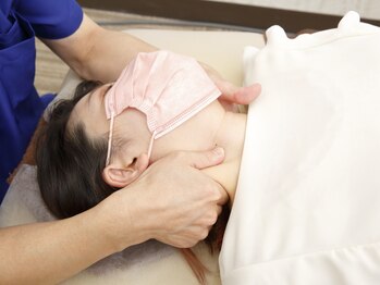 らいおんハート鍼灸整骨院 ダイエー海老名/頚部回りの施術
