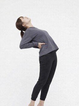 整体オガサワラ/後ろにカラダを、ゆっくり反らす