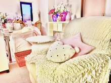 ネイルサロンティーモ(Nail Salon Tmo)の雰囲気（フット席もリラックスできること間違いなしです！）