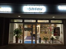 まつげエクステ＆ネイル Shiny【シャイニー】