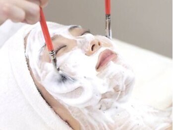 アイランドハーブ 沖縄おもろまち店の写真/【ララピール・ハーブピーリングで滑らかな素肌を実現】深部までクレンジング、毛穴の目立たないツヤ肌に◎