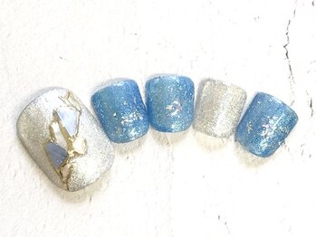 コルン/上品フットネイル