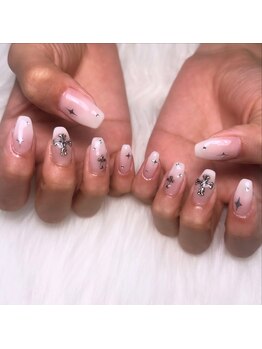 Lumuaの写真/ヌーディーカラー、蛍光カラー、流行りのパーツも取り扱い♪絶妙な色味も貴方だけのこだわりネイル☆