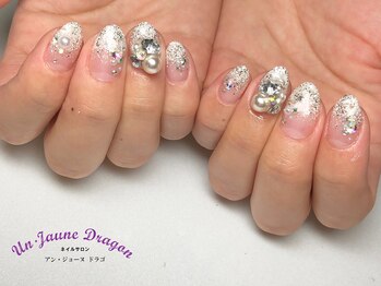 アン ジョーヌドラゴ/ホワイト☆冬ネイル