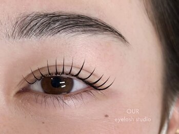 アワー(OUR)の写真/最新テクニック「パンプティング」を取り入れた束感ラッシュリフト♪ あなたのまつ毛に自信を☆