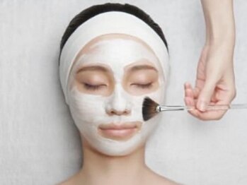 皮フ美 スキンケアサロン サリュ 六町の写真/毛穴の黒ずみや開き、角質をケア☆お悩みに合わせた美容液を浸透させ、自信の持てる素肌へ導きます♪