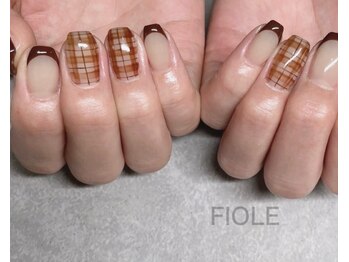 人気のチェックネイル！