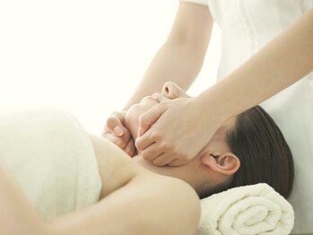 フルールクレール 駒込店/5.表情筋ほぐし・小顔マッサージ