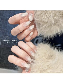 上品グレージュネイル