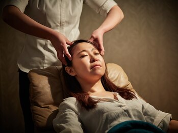 クイーンズウェイ 名古屋地下街ユニモール(Queensway)/水・オイル不使用☆ヘッドスパ