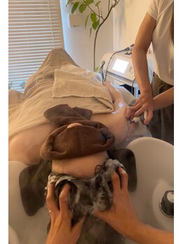 アンジール(ANJIR)/アロマ＋ヘッドスパ施術