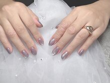 ちゅるんちゅるん美爪ネイル。店内200色以上、マグネットも充実