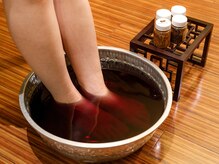 フットセラピ― アトレ新浦安店の雰囲気(漢方足湯)