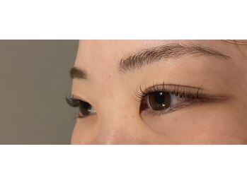 トラッド(TRAD)/毛先カールでクールビューティー